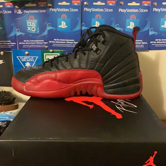 Jordan retro 12 flu game - Picture 3 of 10